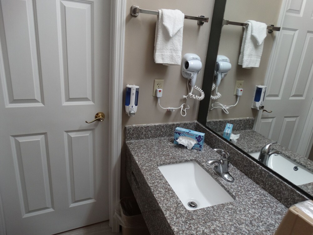Deerfield Inn - photo 13