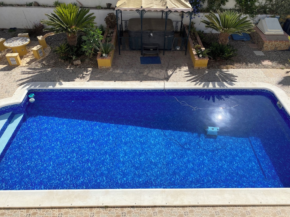 Luxury Beachfront Villa in La Perla — Arboleas — photo 2