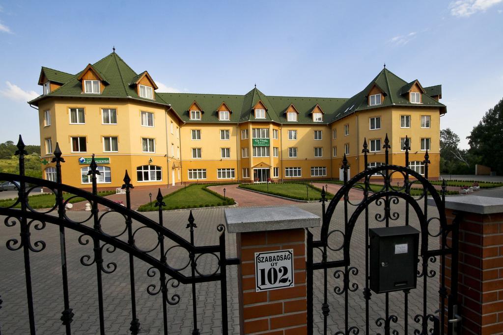 Vis Vitalis Medical Wellness Hotel — 4-Star Luxury Hotel in Kerepes, Hungary