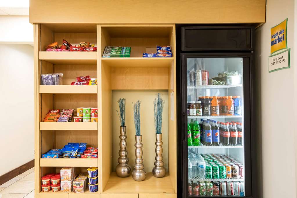 La Quinta Inn by Wyndham Davenport & Conference Center - photo 45