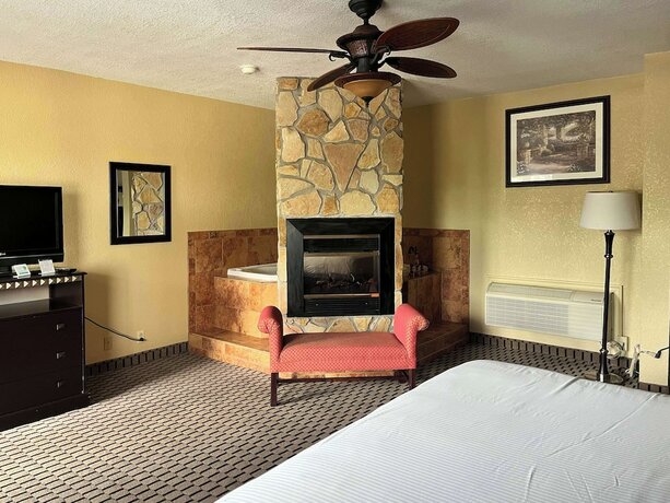 Motel 6 Fairmont WV Downtown - photo 10