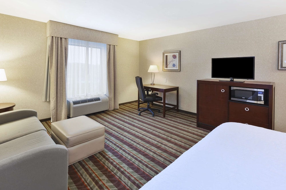 Hampton Inn Detroit Southgate - photo 19