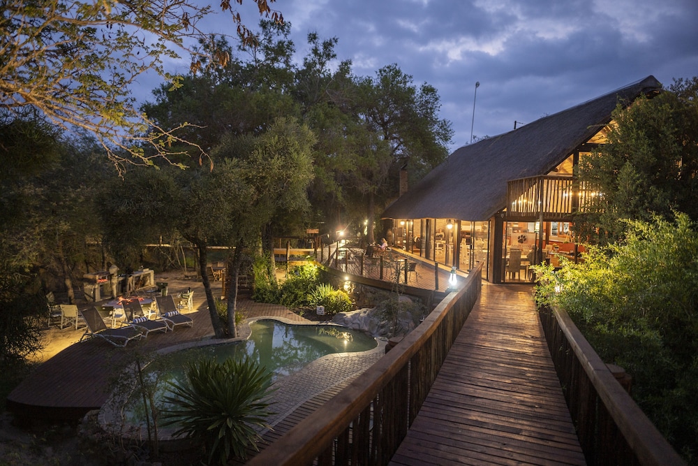 Panzi Lodge — 4-Star Luxury Hotel in Hoedspruit, South Africa