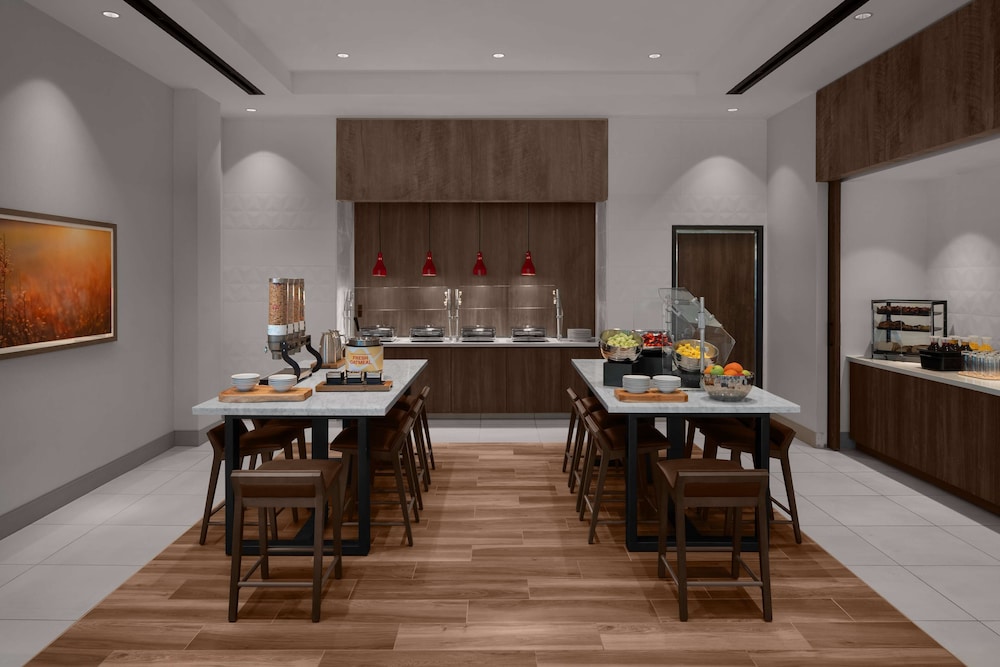 Hilton Garden Inn Grand Prairie At Epiccentral - photo 34