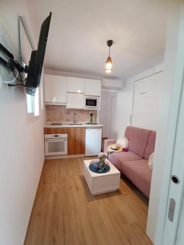 Marixa Room - carbon neutral hotel in Nerja