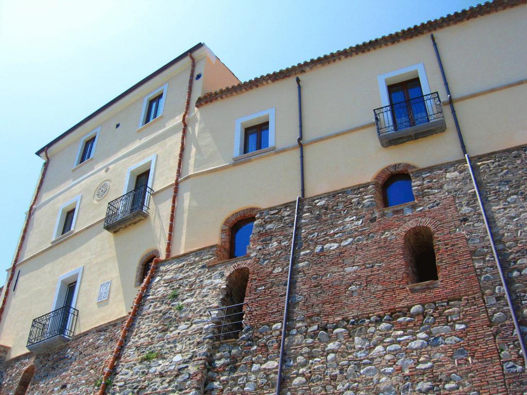 Palazzo Castriota — hotel in Corigliano Calabro