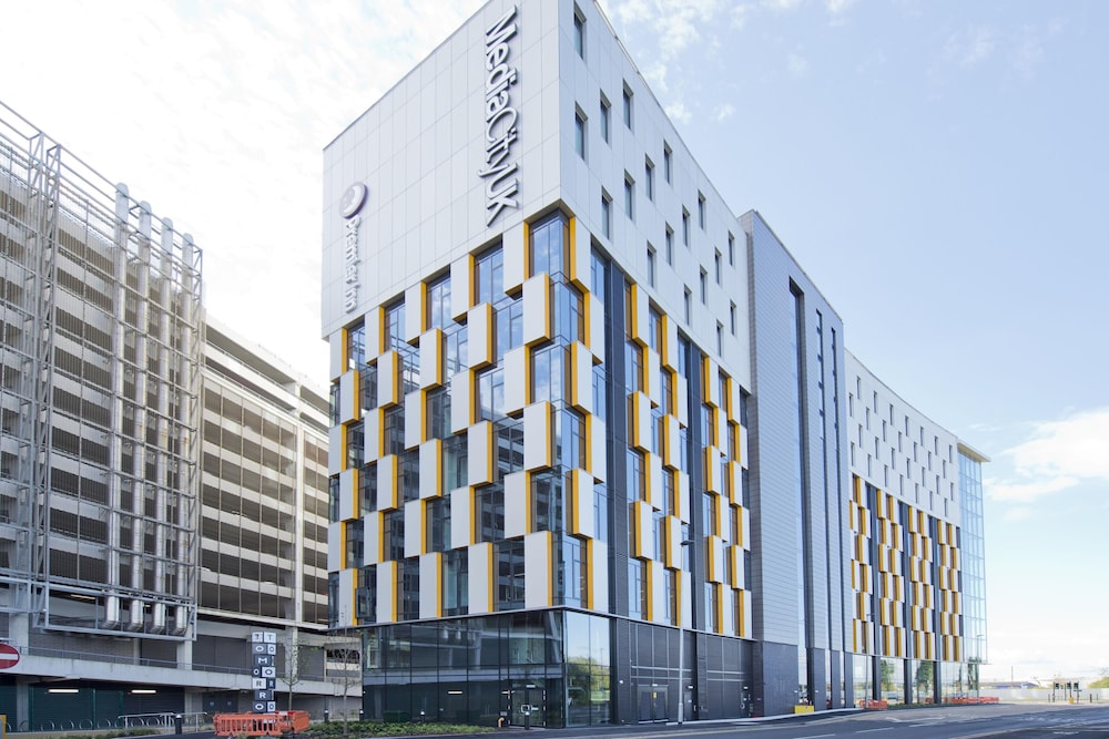 Premier Inn Manchester Salford Media City Hotel - carbon neutral hotel in Salford