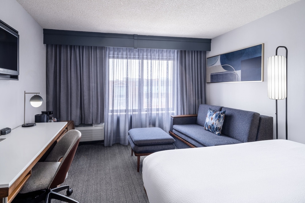 Courtyard by Marriott Salt Lake City Airport - photo 10