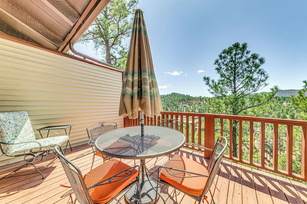 Walk to Dtwn Ruidoso: Mtn view Condo w Pool — 4-Star Luxury Hotel in Ruidoso, United States