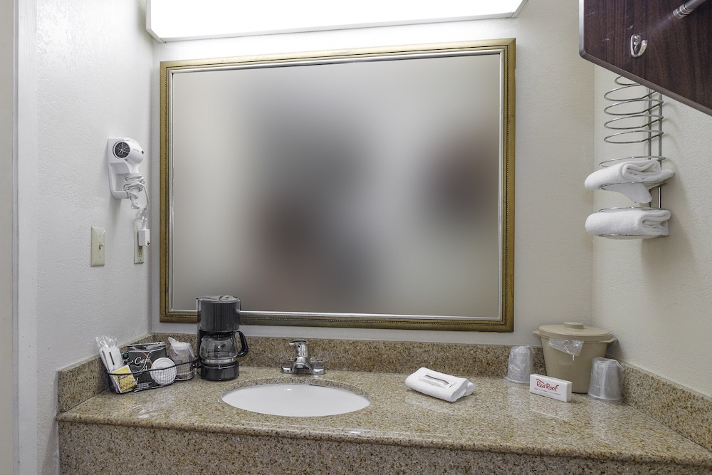 Red Roof Inn Edgewood - photo 13