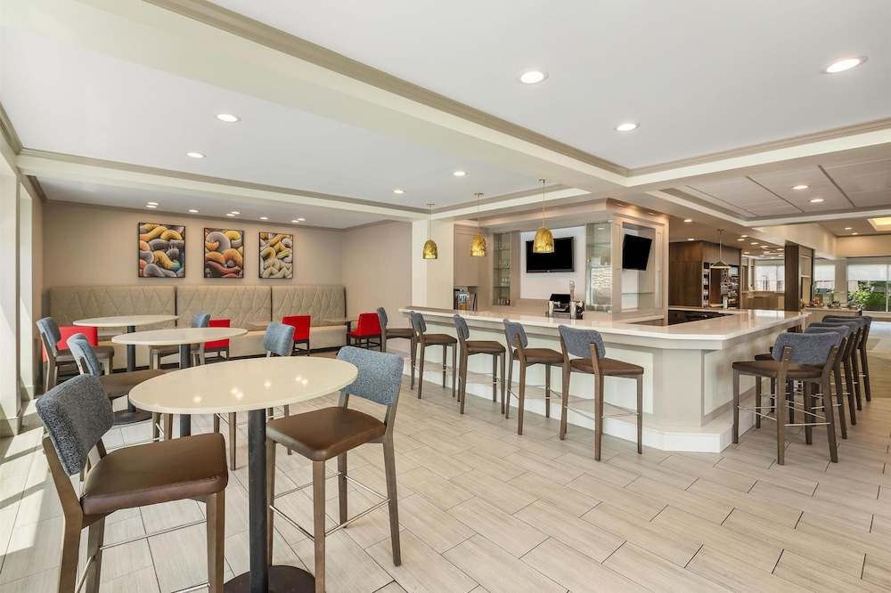 Hilton Garden Inn Atlanta Airport North - photo 26