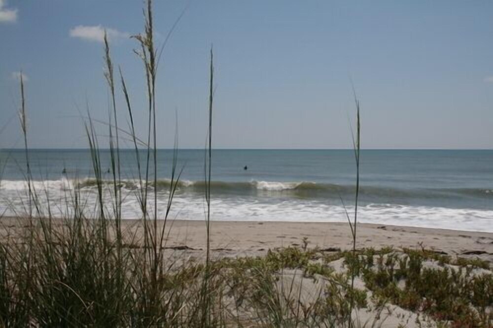 Surf Studio Beach Resort - photo 54