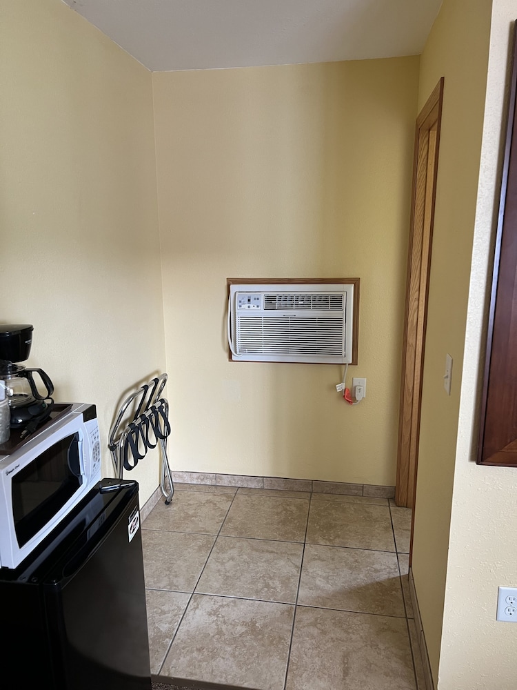 All Star Inn & Suites - photo 44