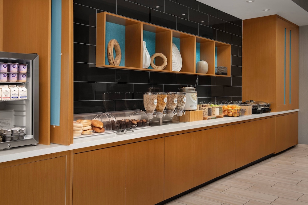 SpringHill Suites by Marriott Charleston Airport & Convention Center - photo 71