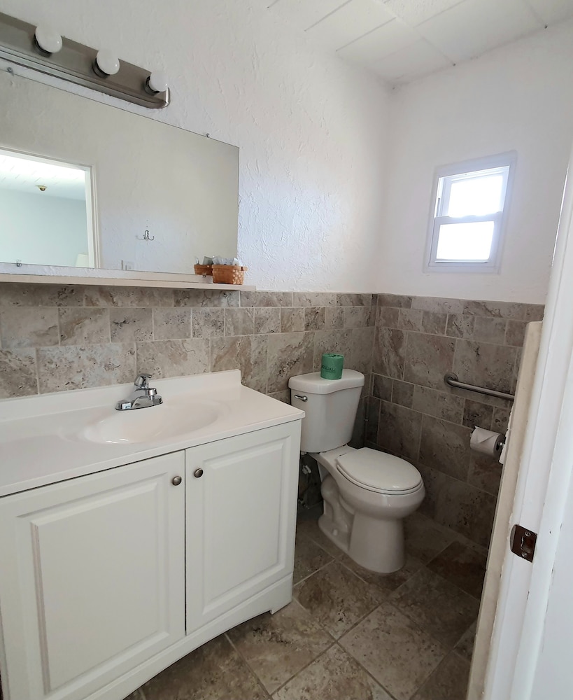 The Coral Sands Motel - photo 45