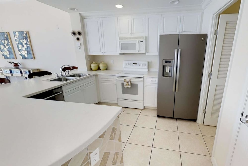 Sterling Beach Resort 3 Bedroom Apartment - photo 7