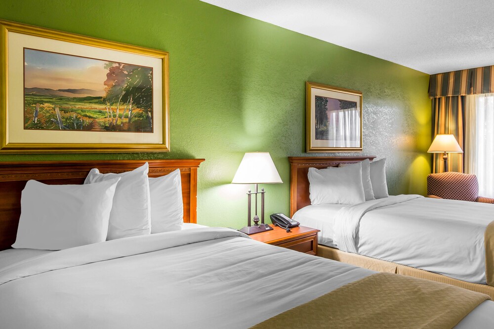 Quality Inn & Suites Waycross - photo 12