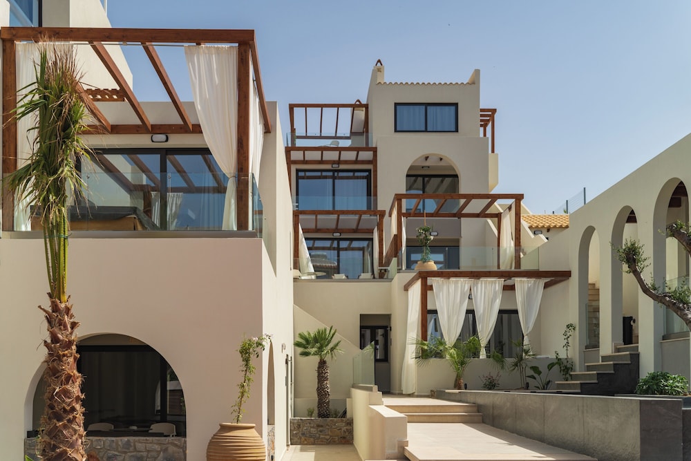 Vaya Suites By Omilos Hotels — Gazi