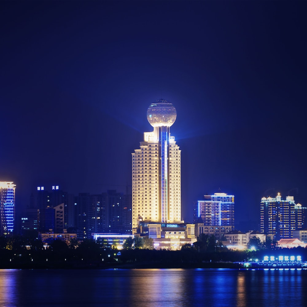 Howard Johnson Pearl Plaza Wuhan — hotel in Wuhan
