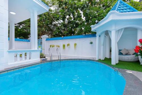 G Villa 32 Free Bida Loa Karaoke Gần Cột Cờ Bãi Sau Thùy Vân — 5-Star Luxury Hotel in Vung Tau, Vietnam