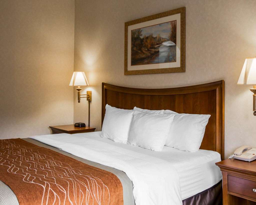Rodeway Inn & Suites Cherokee On the River - photo 12