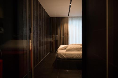 Le Cube - carbon neutral hotel in Profondeville