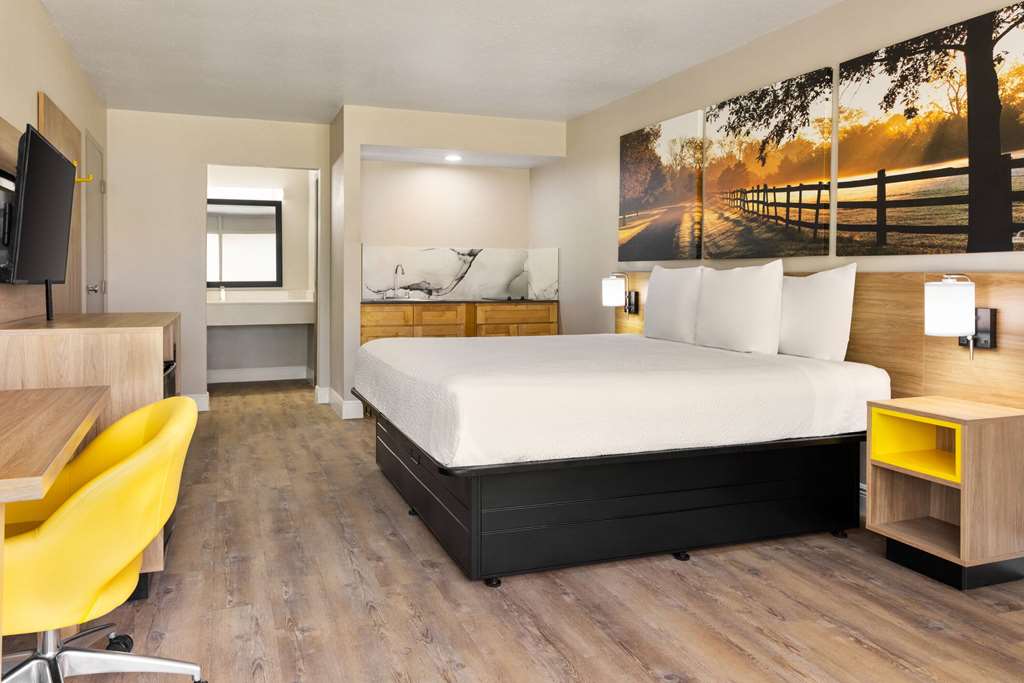 Days Inn by Wyndham McComb MS - photo 30