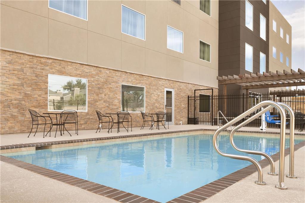 Ramada by Wyndham Houston Westchase - photo 11