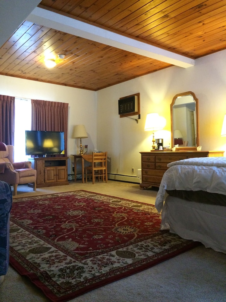 Oswego Inn - photo 11