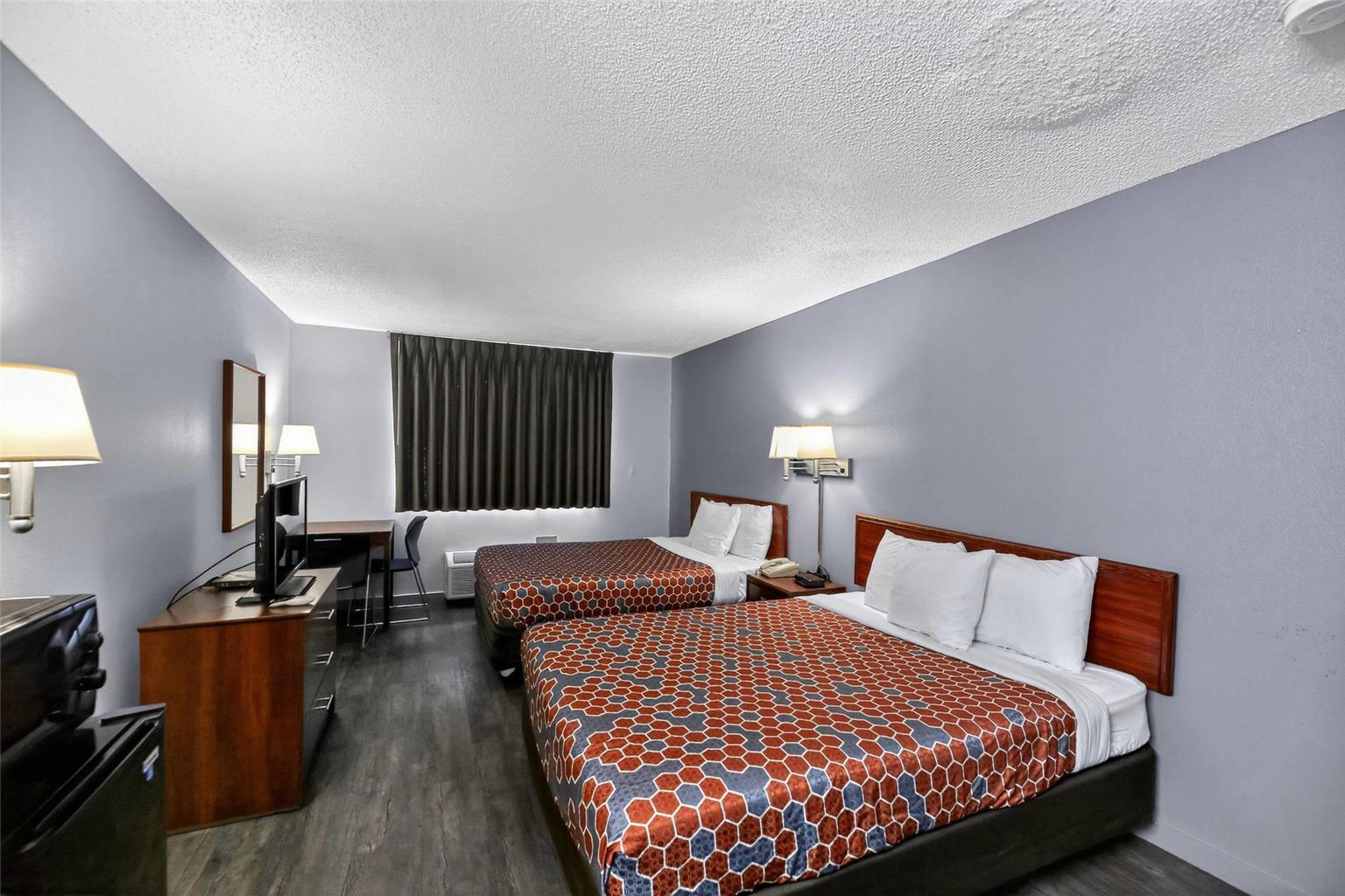 Econo Lodge Princeton - photo 30