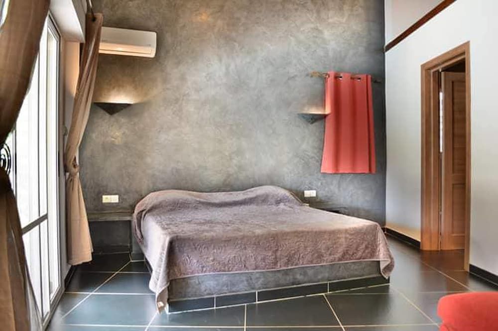 Le Totem in Unknown City, Senegal