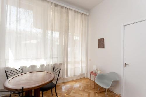 Super Stylish and Spacious 3 Seperated Apartments For 6 people