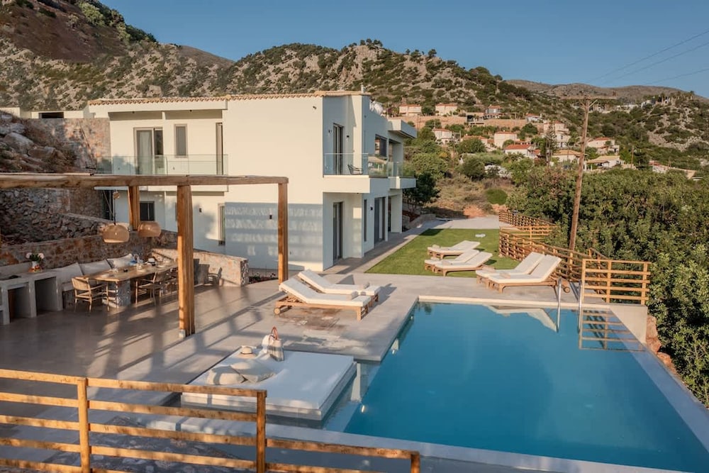 Malia Vista Villa with Panoramic Sea View and Private Pool — 4-Star Luxury Hotel in Malia, Greece