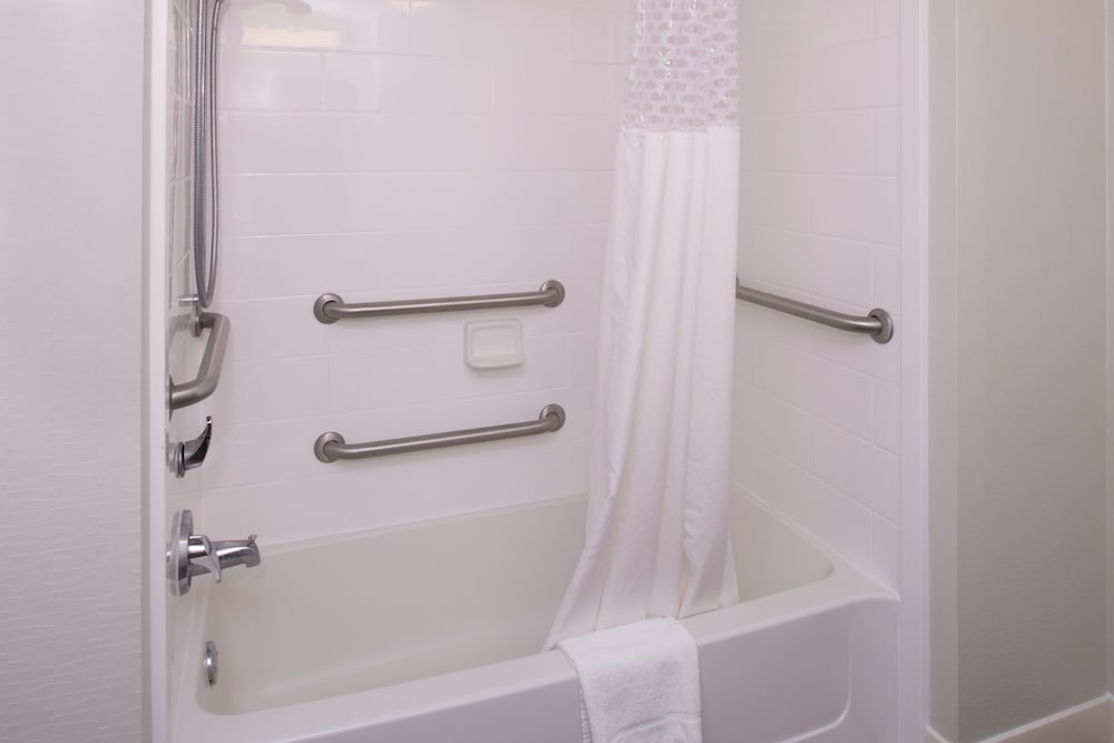 Hampton Inn & Suites Schertz - photo 28