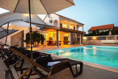 Holiday House San Mario Pets Friendly Rural Home — 4-Star Luxury Hotel in Polaca, Croatia