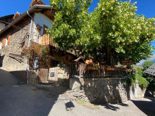 Auberge De La Foret — hotel in Le Bourg-D'oisans