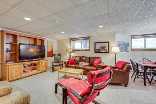 Jay Peak Resort Vacation Rental Ski InandSki Out — hotel in Jay