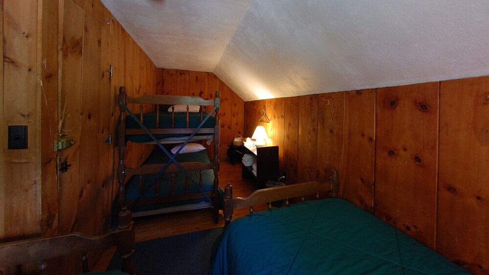 Hyde Away Inn - photo 16
