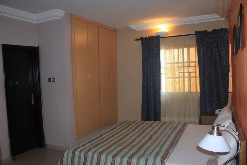Cristabol place — Lagos — photo 5