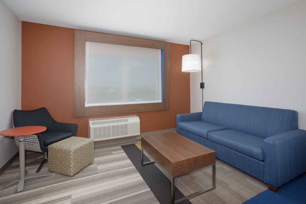 Holiday Inn Express & Suites Sioux City North Event Center by IHG - photo 6
