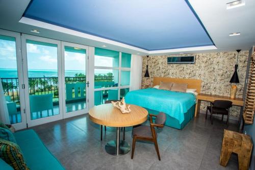 Enchanted 8 Jewel Luquillo Beachfront Pool in Luquillo, Puerto Rico