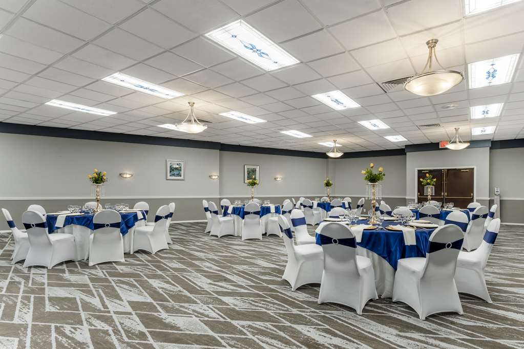 Best Western Plus Grosvenor Airport Hotel - photo 10