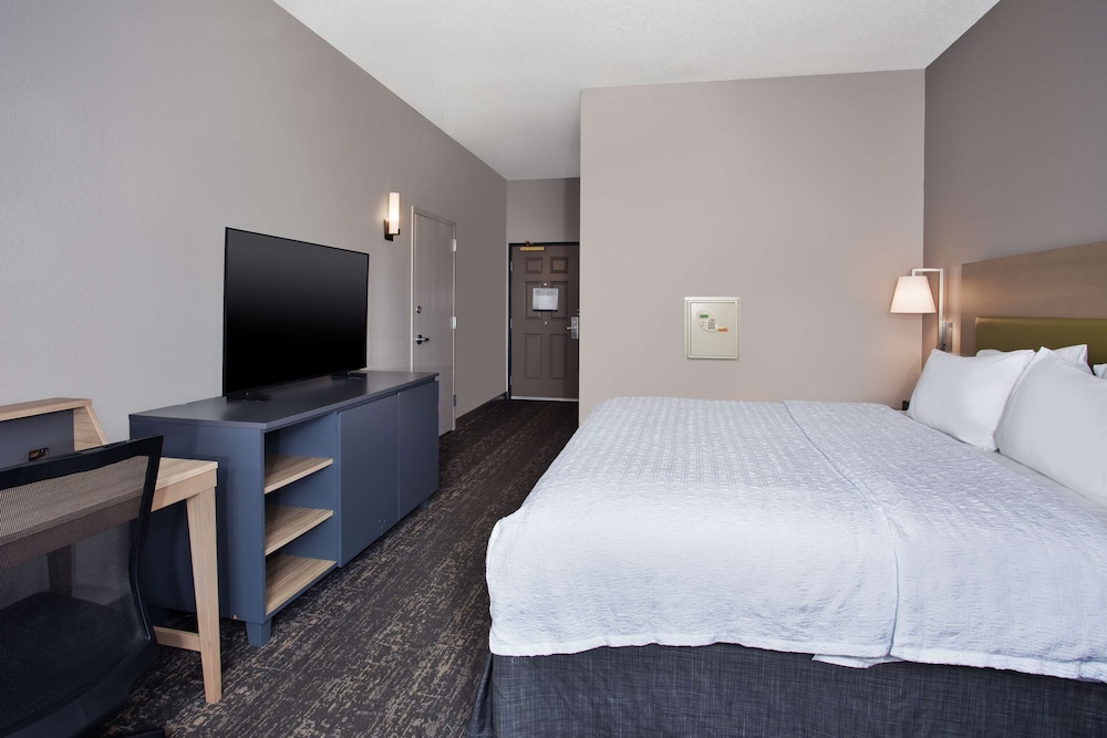 Hampton Inn & Suites Newark Airport Elizabeth - photo 12