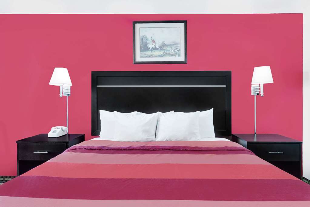 Days Inn by Wyndham Savannah - photo 20