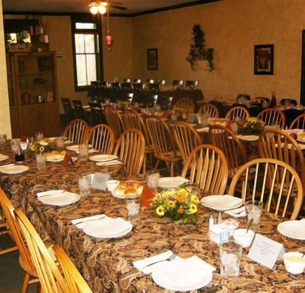 La Plaza Inn - photo 76