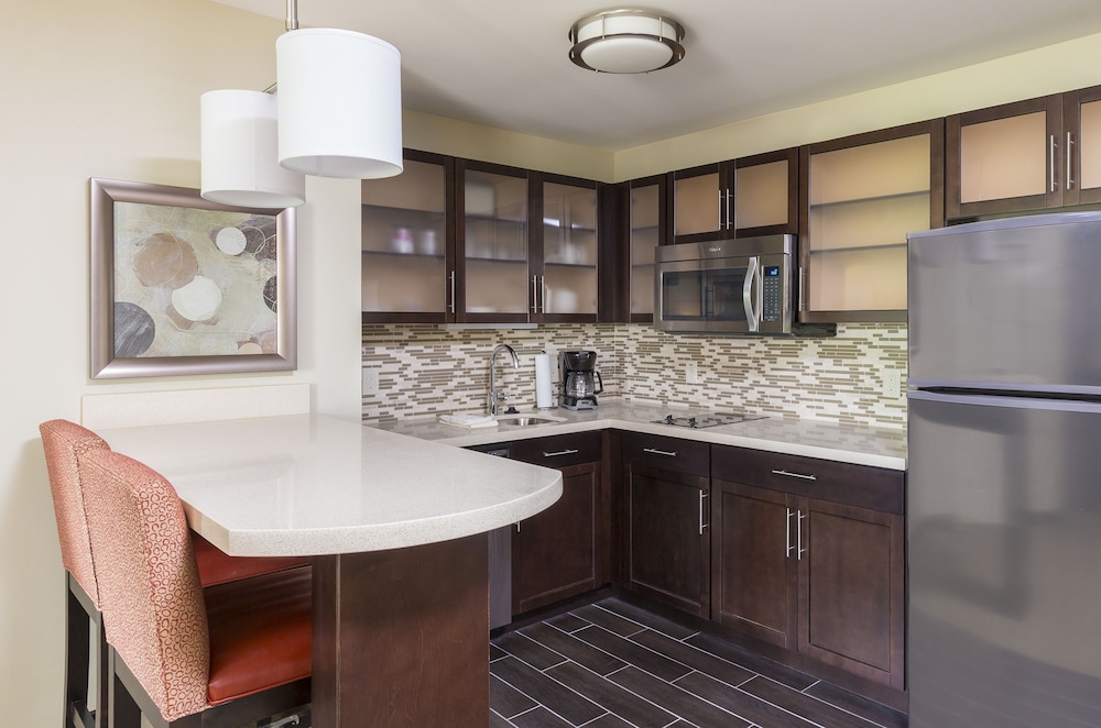 Staybridge Suites Canton by IHG - photo 8