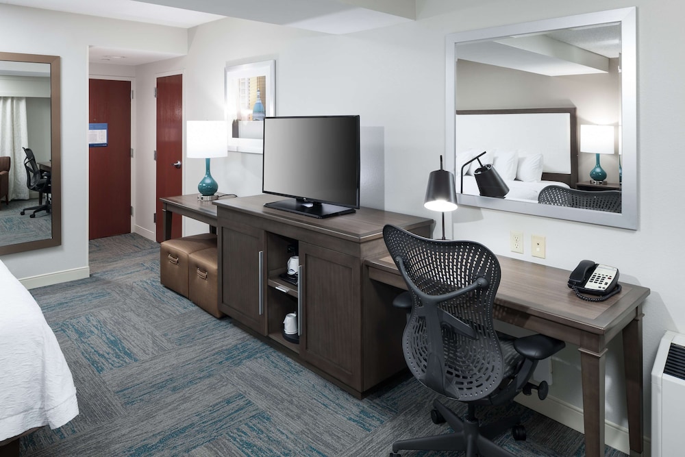 Hampton Inn St. Louis Downtown at the Gateway Arch - photo 12