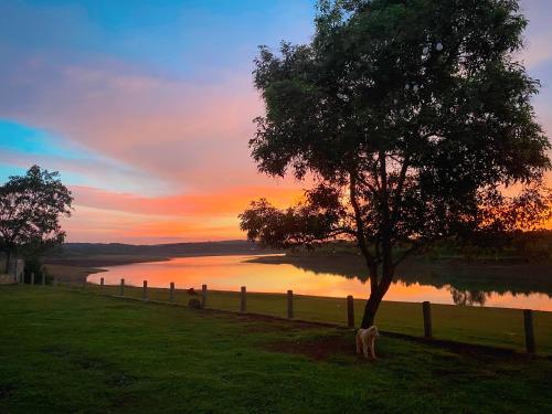 Nhà Yên ‘s 2 Bedrooms Lake Resort Hotel Homestay in Pleiku, Vietnam