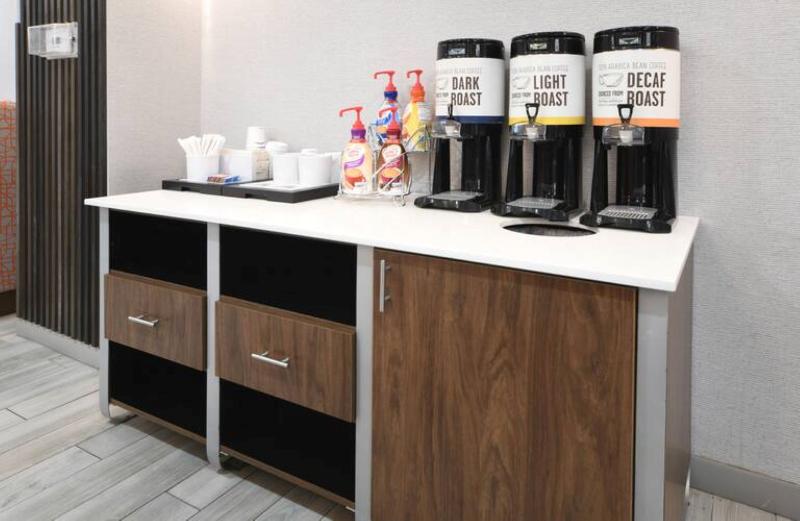 Hampton Inn Bryant - photo 3