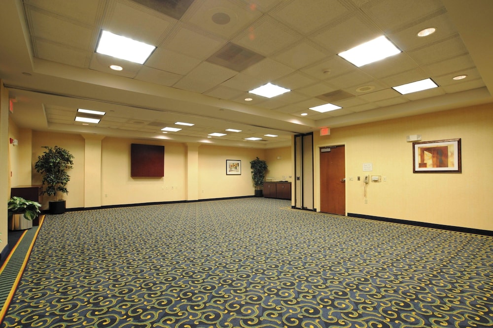 Springhill Suites Marriott Quail Springs - photo 25